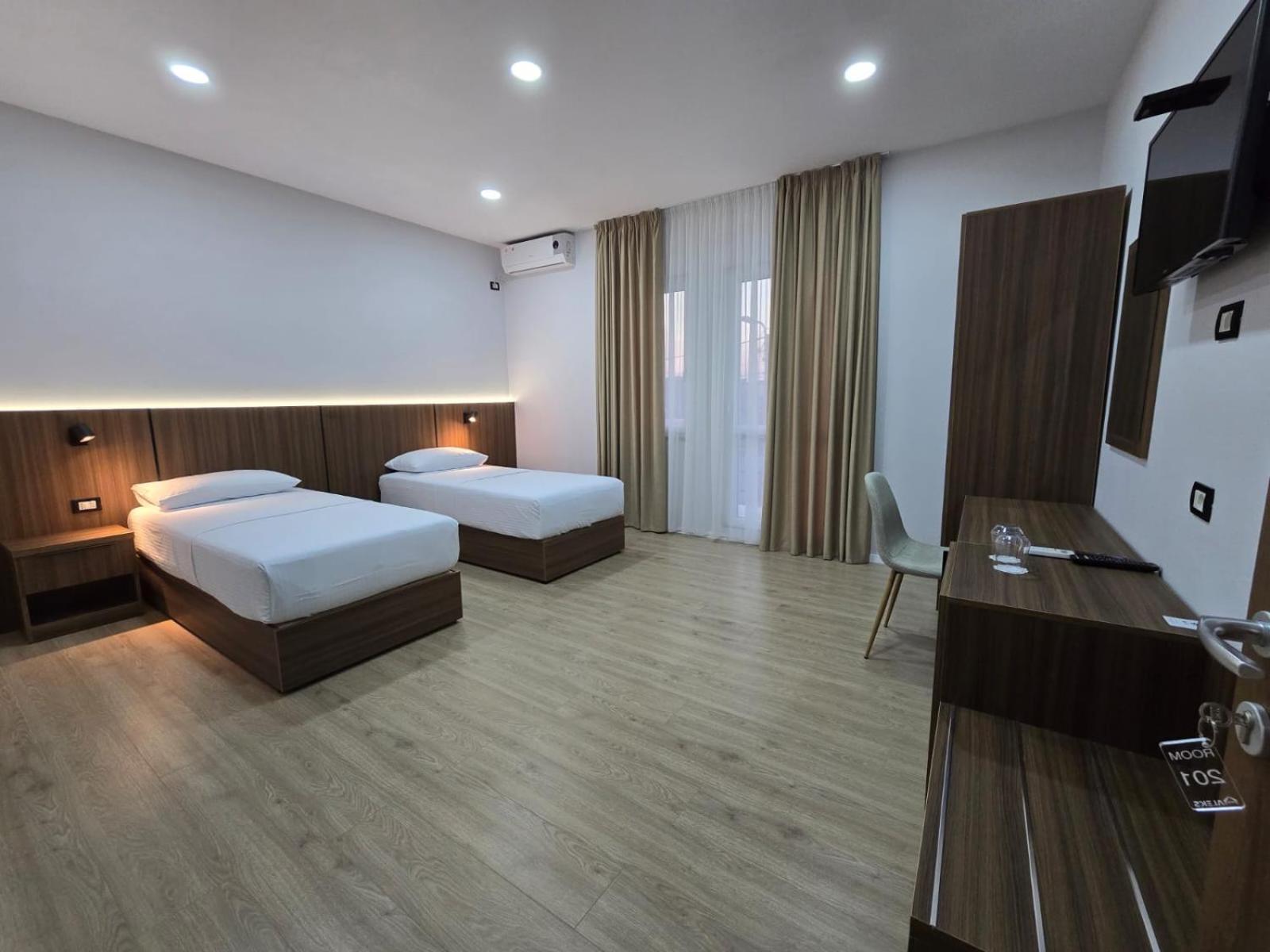 Hotel Aleks Shkodër Exteriér fotografie